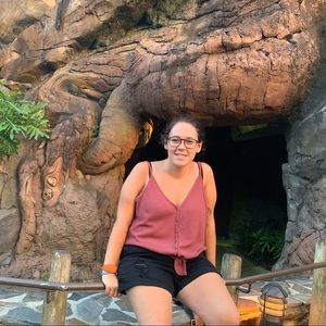 Meet your Posher, Caitlin